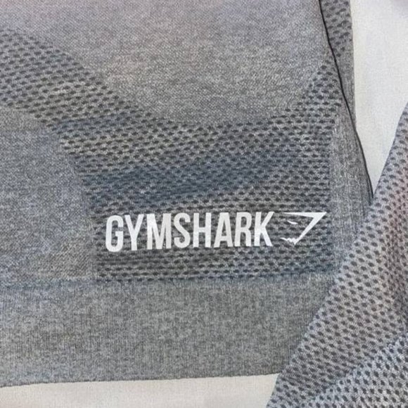 GymShark Light Grey/Light Pink 3 Piece Set: Crop Top, Sports Bra, and Leggings - Picture 8 of 10